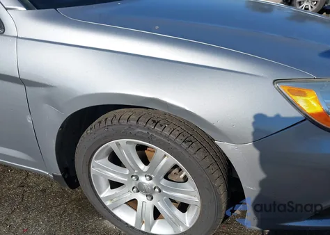 2013 Chrysler 200 Lx из США, поврежденный, VIN 1C3CCBAB7DN670139